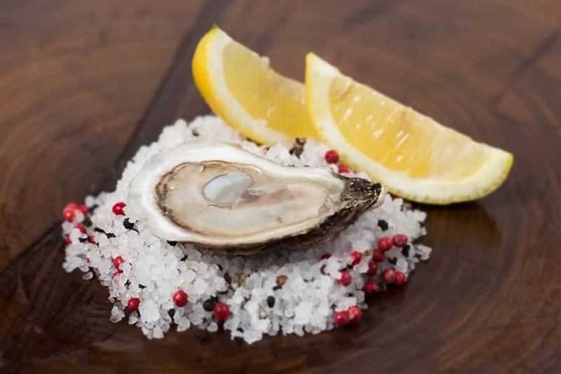 Huîtres du canada sur Marseille 13006 a deguster sur place ou à emporter dans votre plateau de coquillages